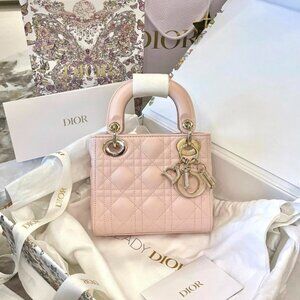 Classic DIOR Bag: A Stylish and Versatile Choice for Elegance